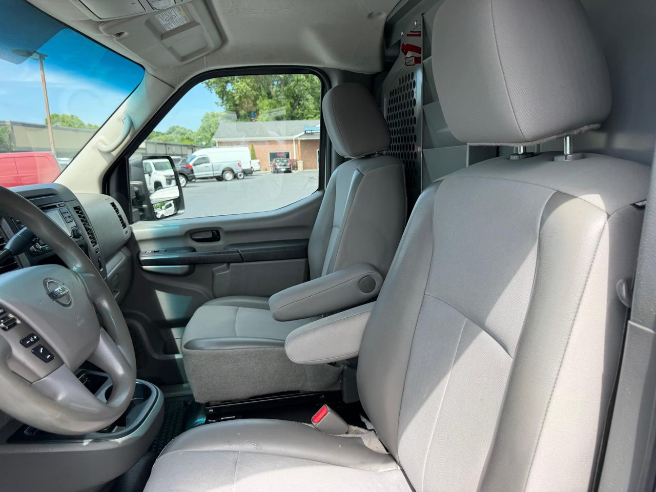 Nissan NV Cargo NV2500 HD Standard Roof V8 S 2018