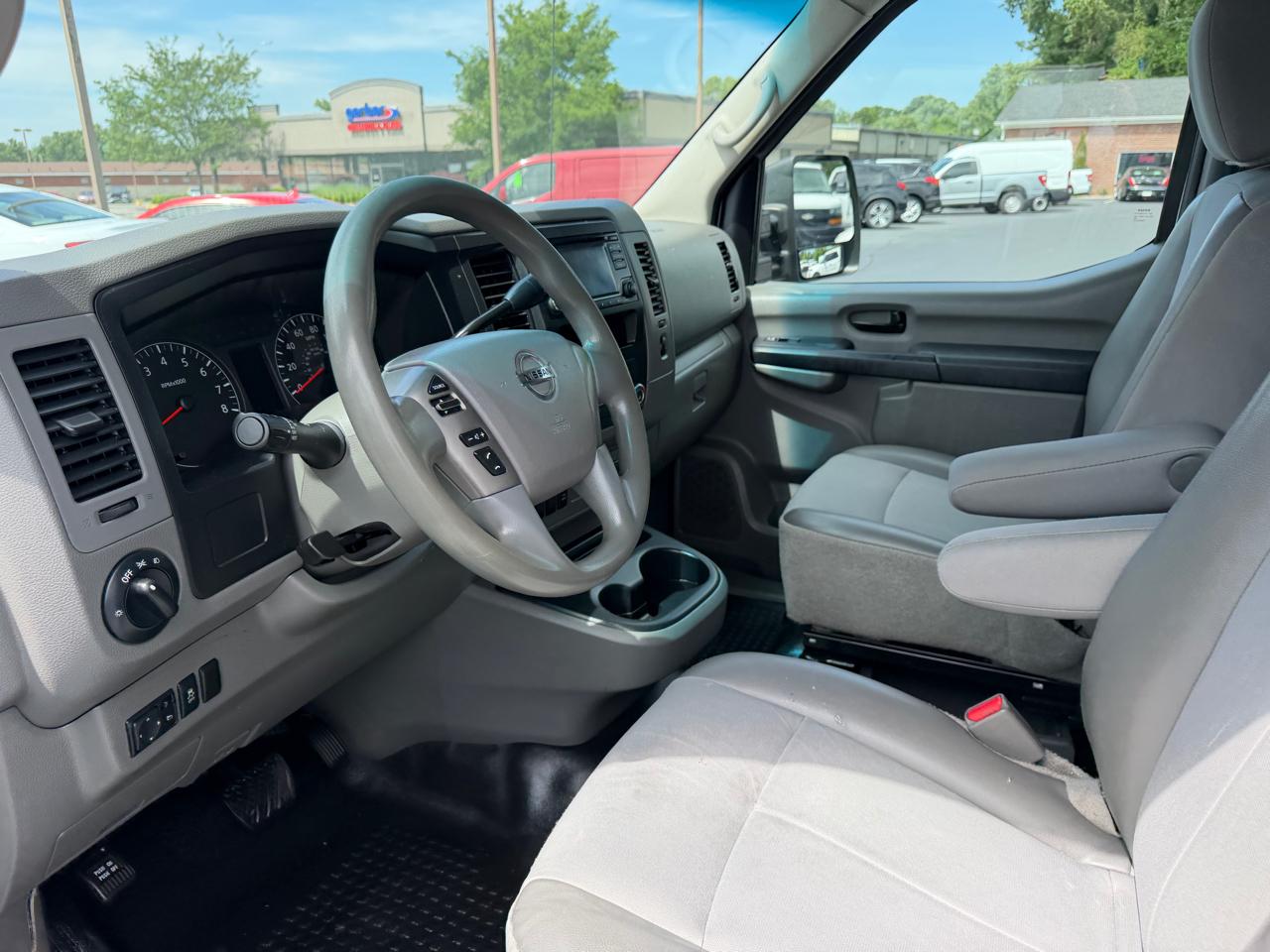 Nissan NV Cargo NV2500 HD Standard Roof V8 S 2018