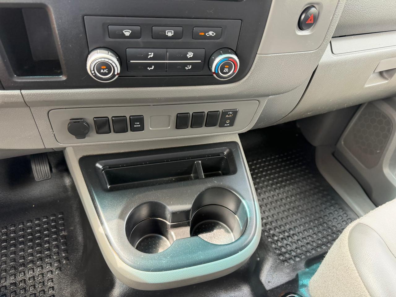 Nissan NV Cargo NV2500 HD Standard Roof V8 S 2018