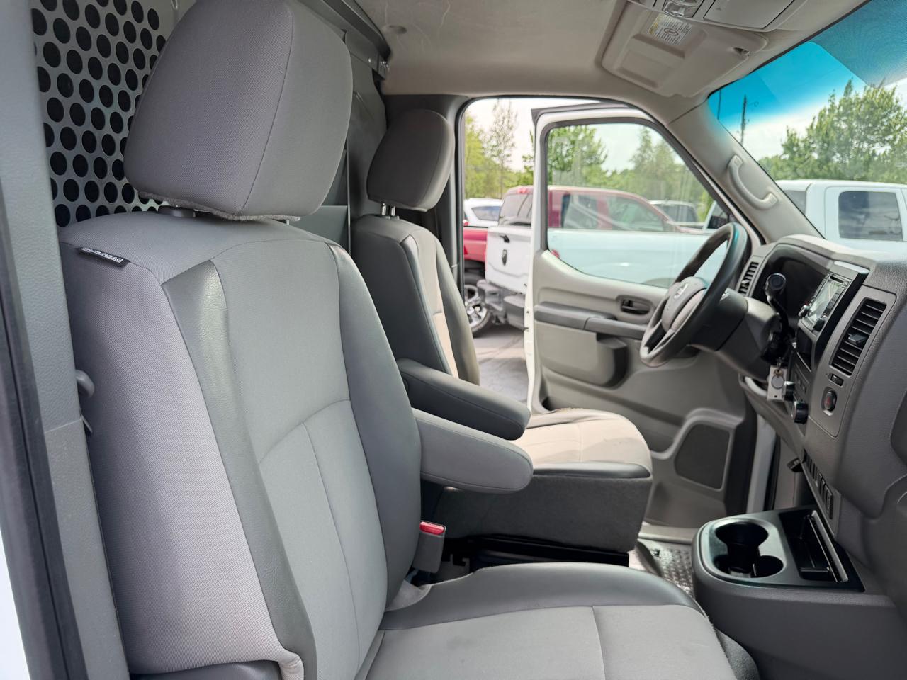 Nissan NV Cargo NV2500 HD Standard Roof V8 S 2018