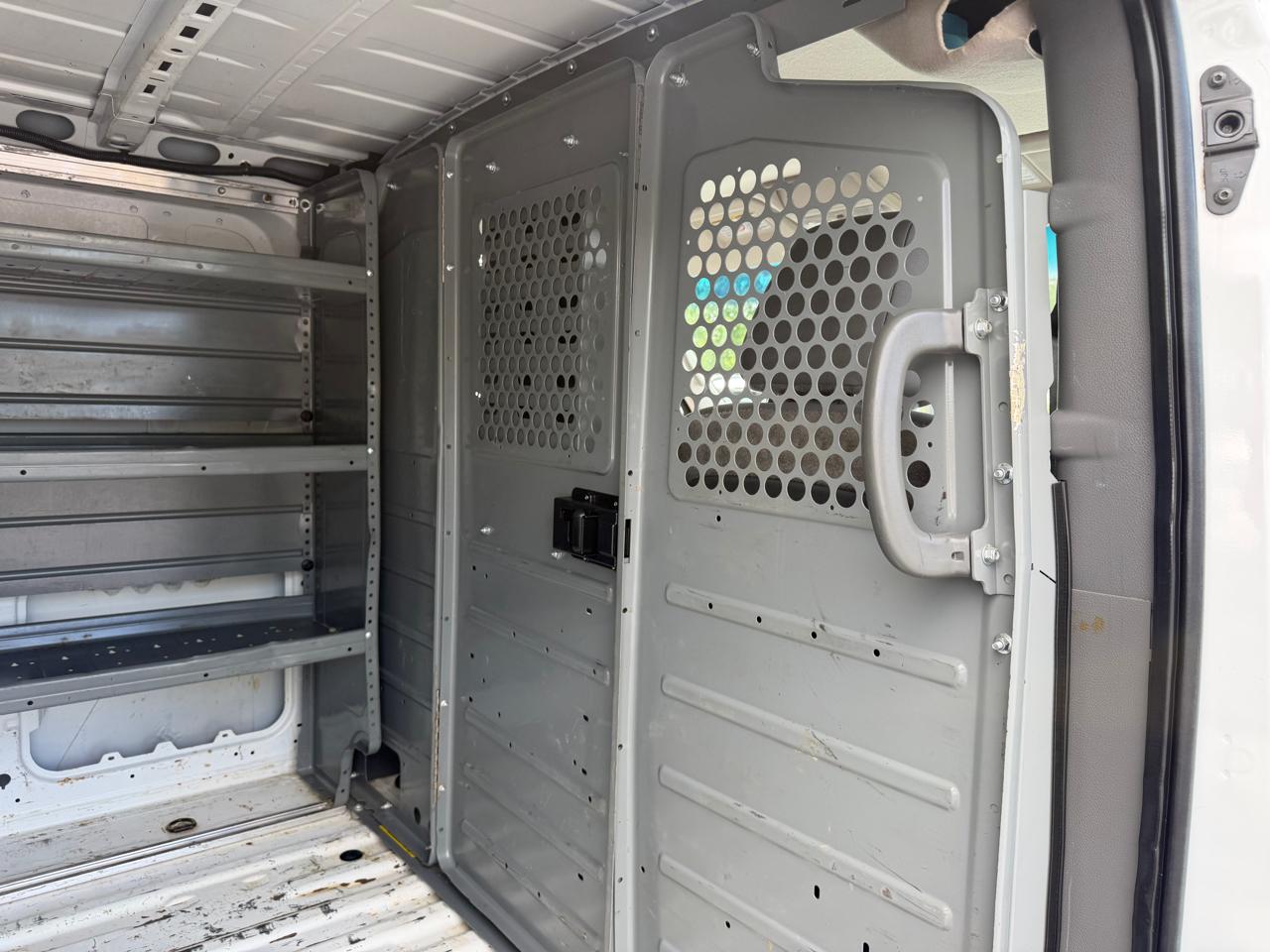 Nissan NV Cargo NV2500 HD Standard Roof V8 S 2018
