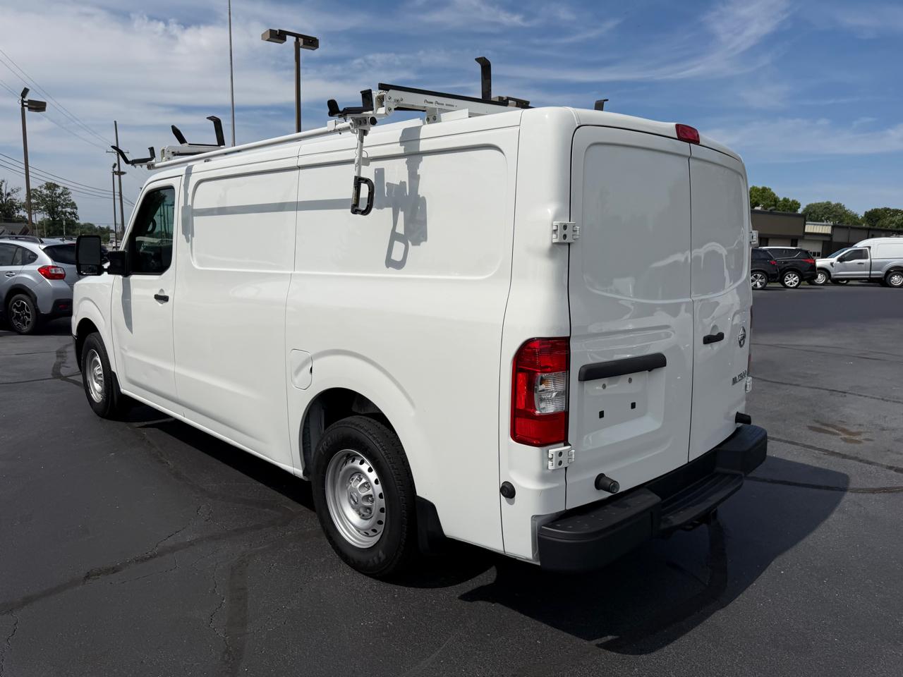 Nissan NV Cargo NV2500 HD Standard Roof V8 S 2018