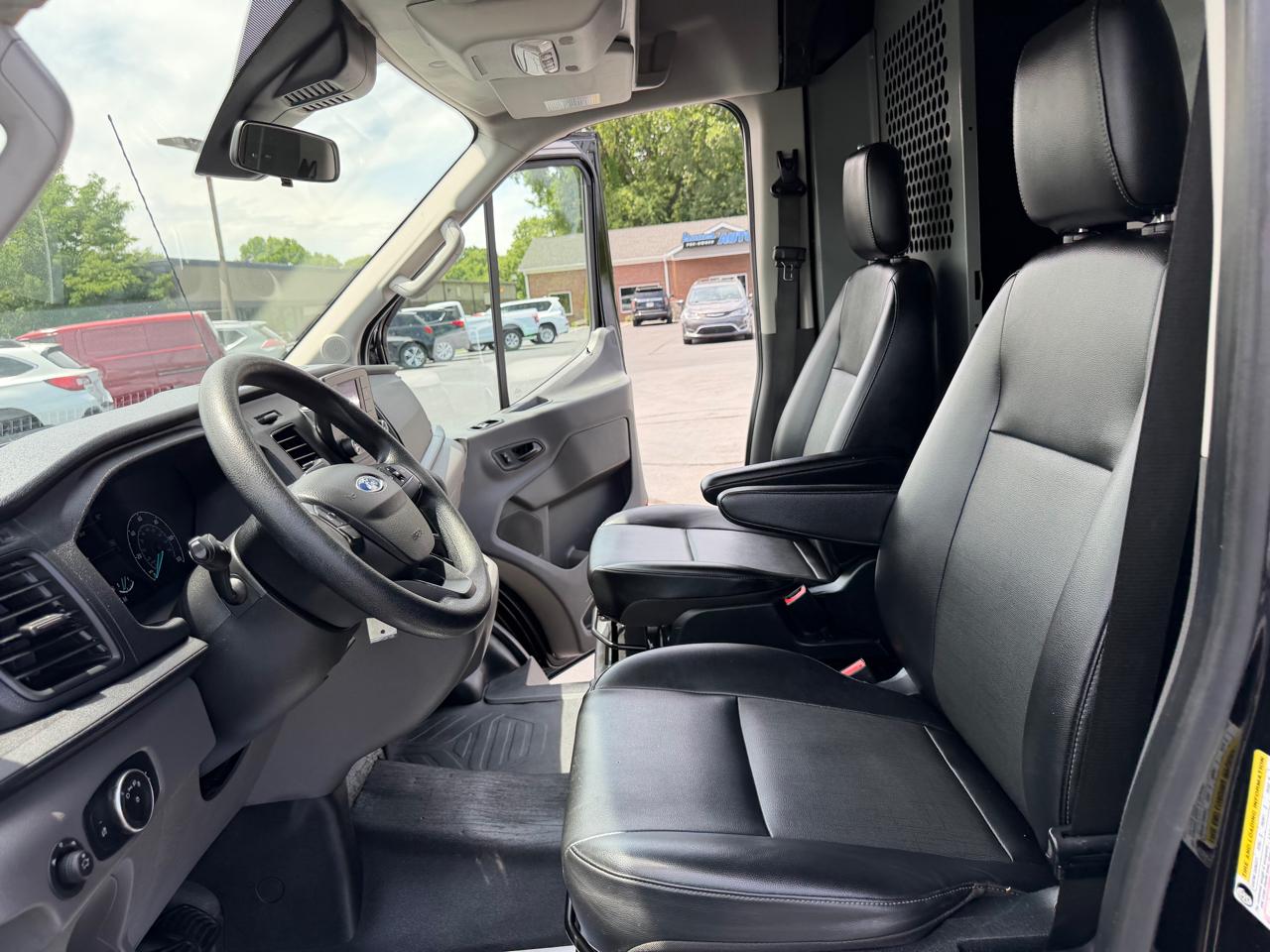 Ford Transit Cargo Van T-250 130" Med Rf 9070 GVWR RWD 2020
