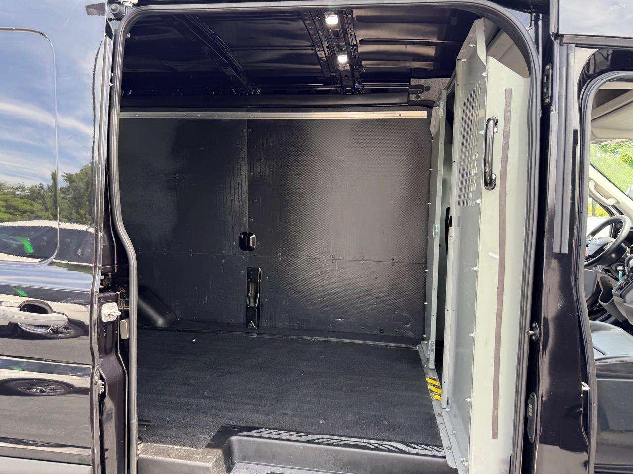 Ford Transit Cargo Van T-250 130" Med Rf 9070 GVWR RWD 2020