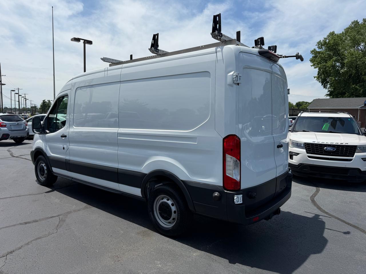 Ford Transit Van T-250 148" Med Rf 9000 GVWR Sliding RH Dr 2018