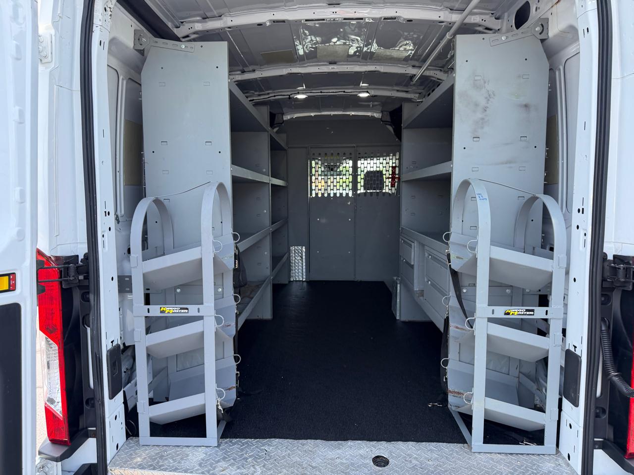 Ford Transit Van T-250 148" Med Rf 9000 GVWR Sliding RH Dr 2018