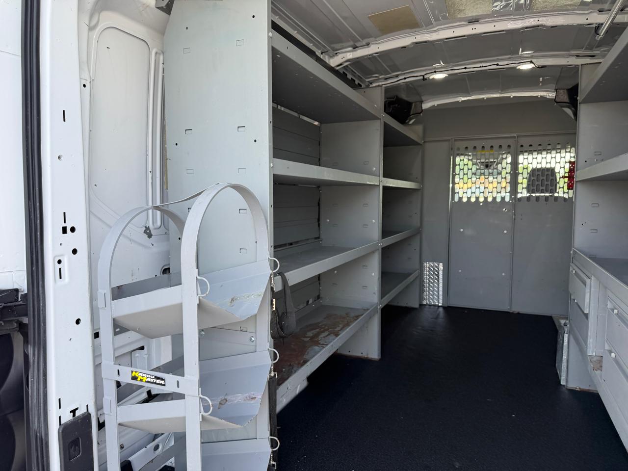 Ford Transit Van T-250 148" Med Rf 9000 GVWR Sliding RH Dr 2018