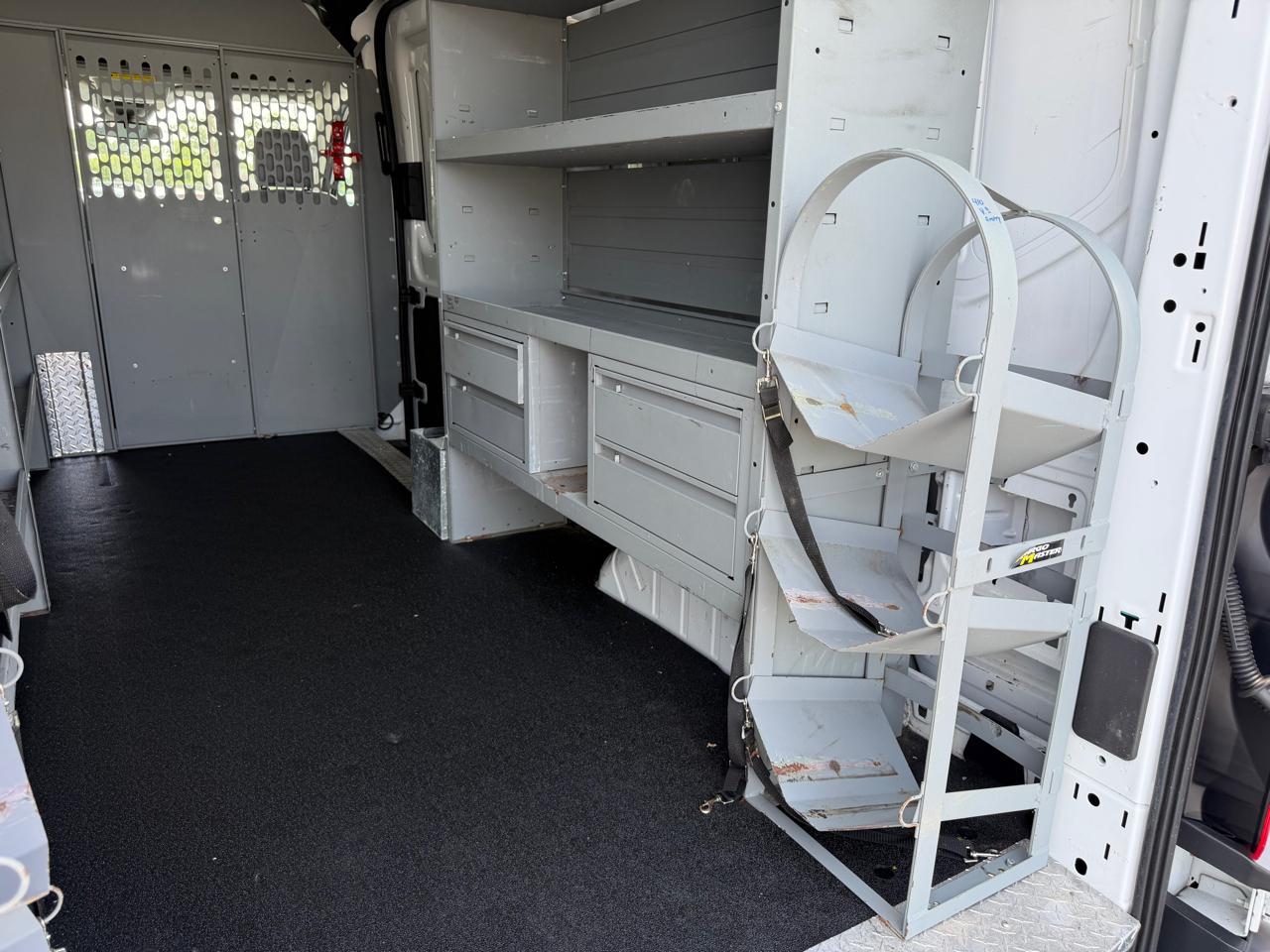 Ford Transit Van T-250 148" Med Rf 9000 GVWR Sliding RH Dr 2018