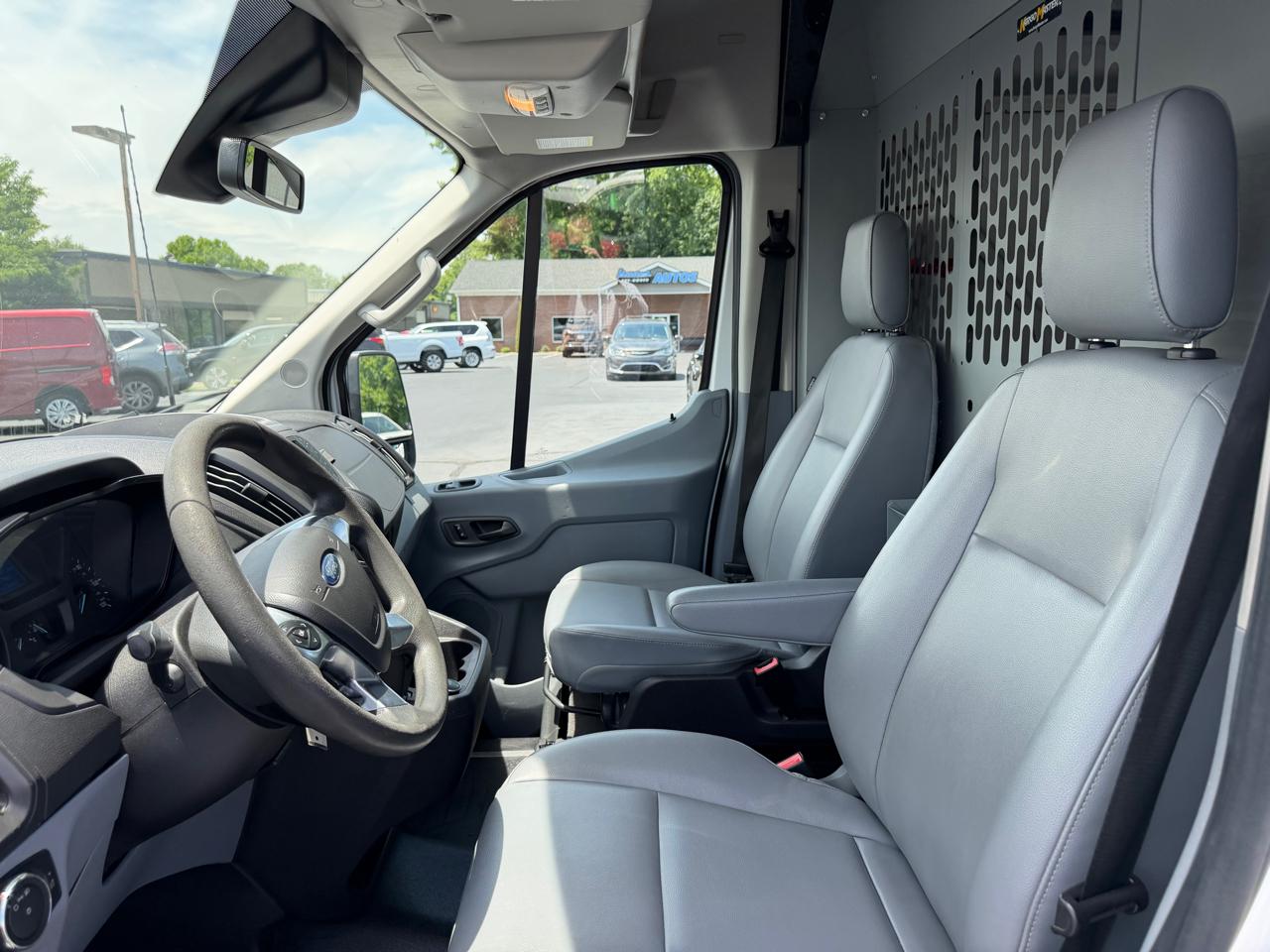 Ford Transit Van T-250 148" Med Rf 9000 GVWR Sliding RH Dr 2018