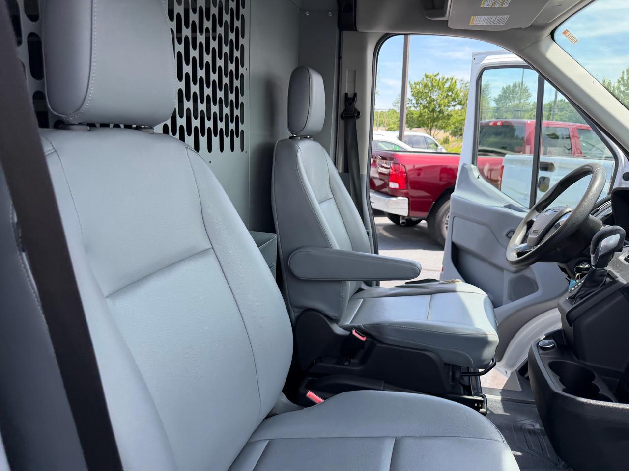 Ford Transit Van T-250 148" Med Rf 9000 GVWR Sliding RH Dr 2018