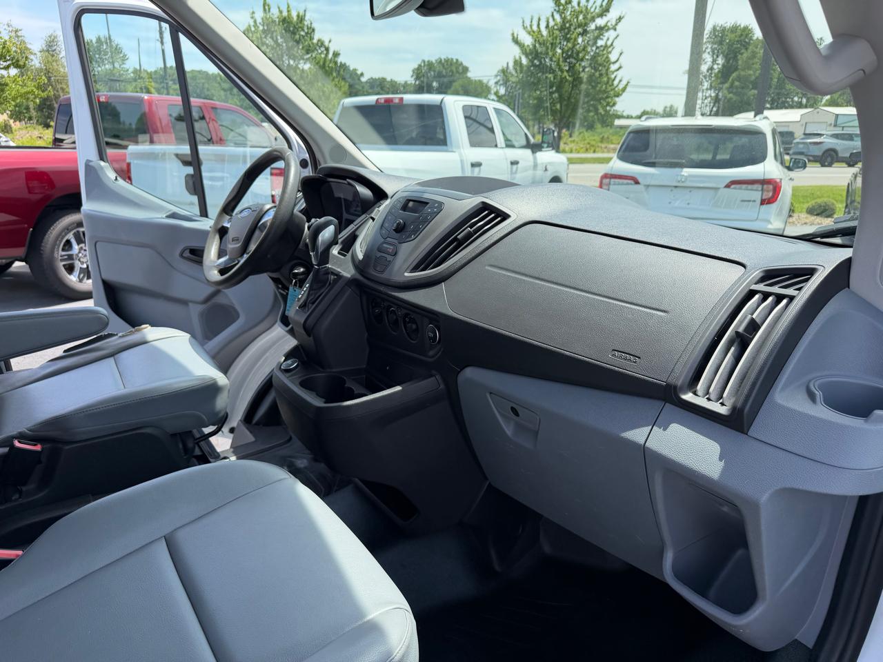 Ford Transit Van T-250 148" Med Rf 9000 GVWR Sliding RH Dr 2018