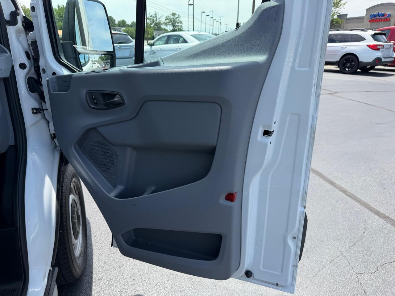 Ford Transit Van T-250 148" Med Rf 9000 GVWR Sliding RH Dr 2018