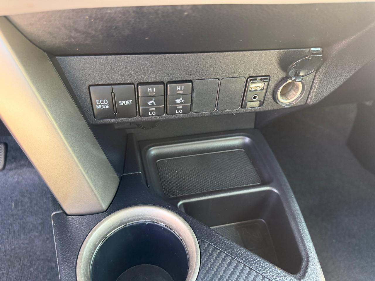 Toyota RAV4  2015