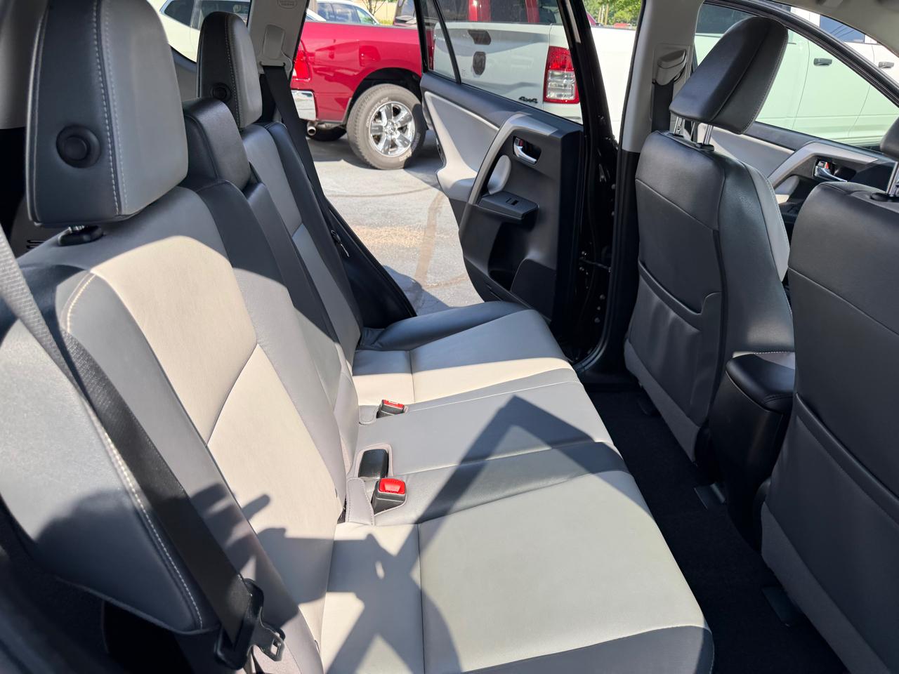 Toyota RAV4  2015