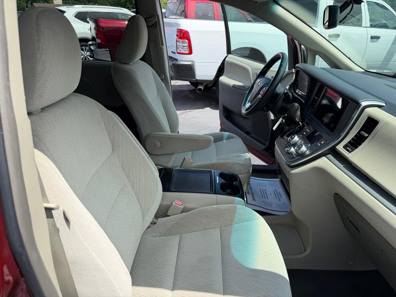 Toyota Sienna  2016
