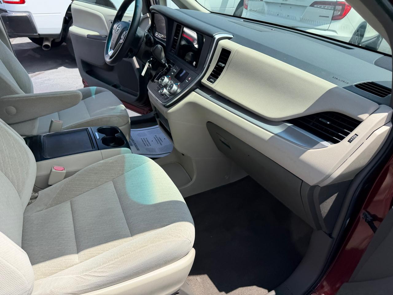 Toyota Sienna  2016