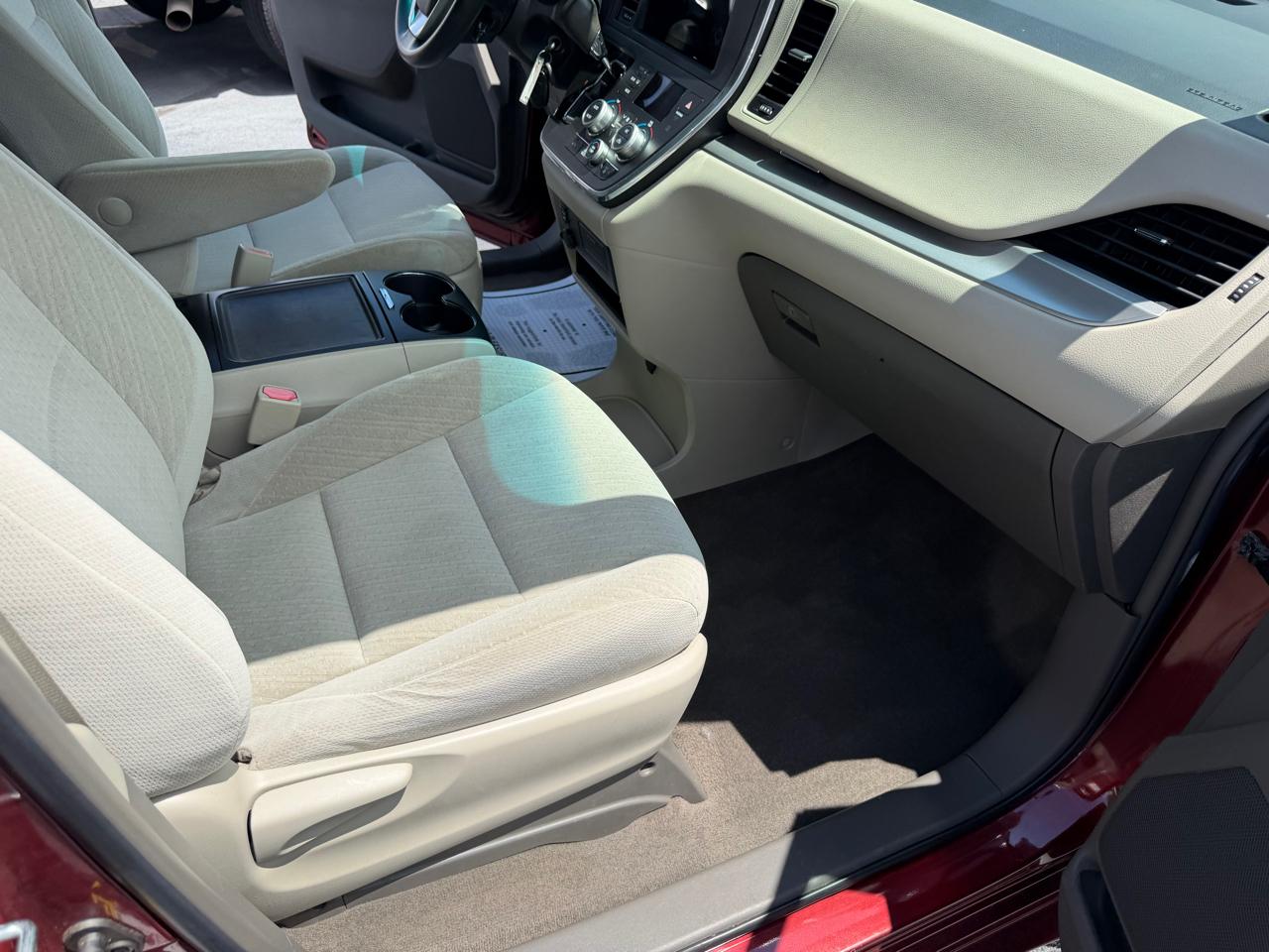 Toyota Sienna  2016