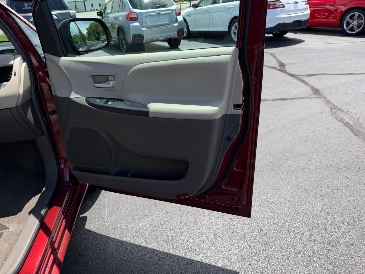 Toyota Sienna  2016