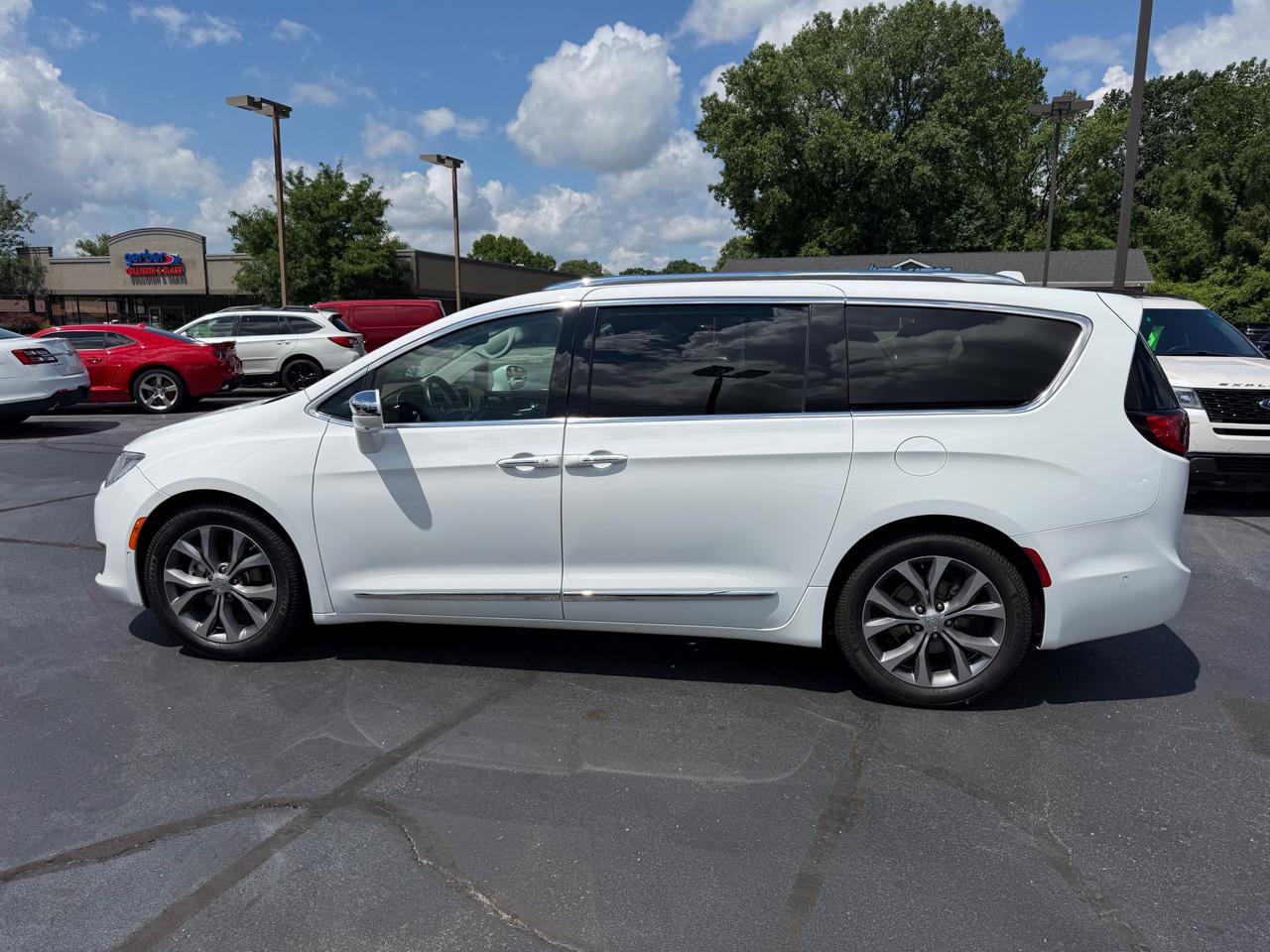 Chrysler Pacifica Limited FWD 2019