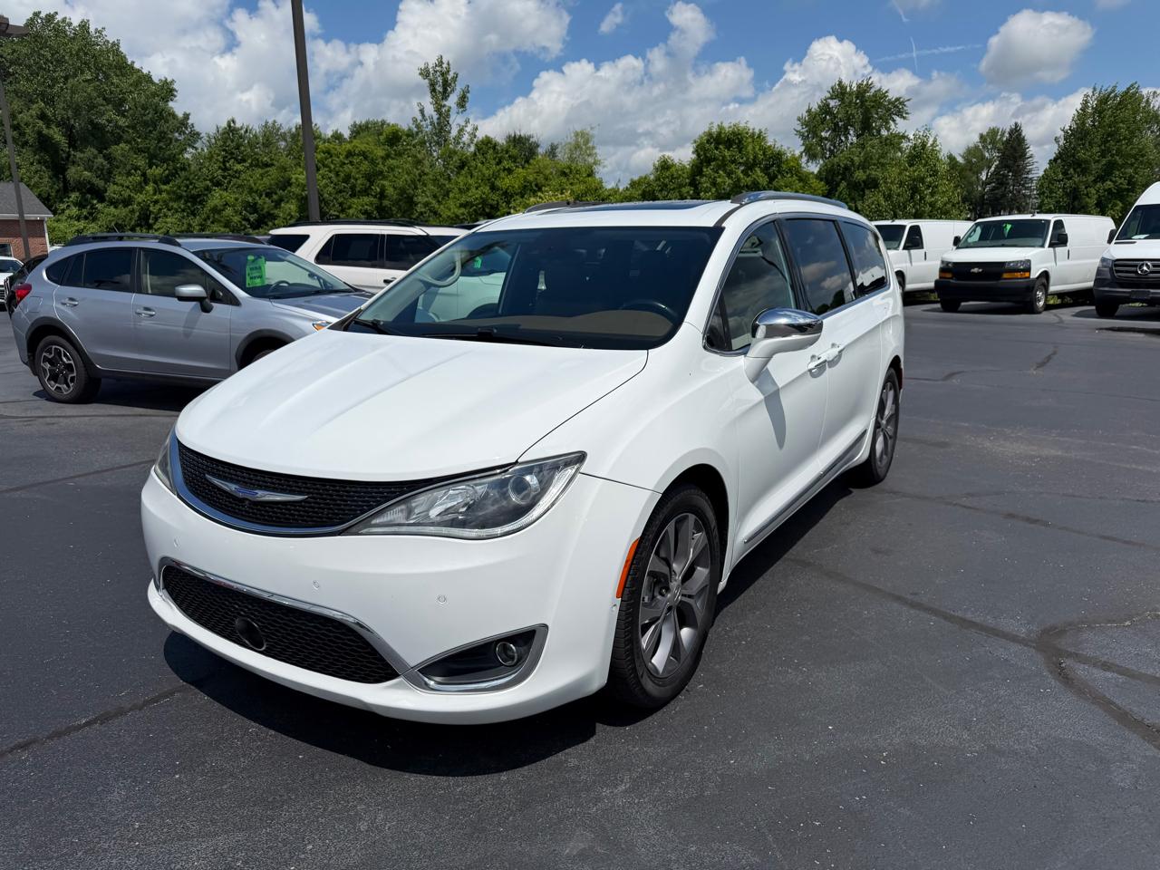 Chrysler Pacifica Limited FWD 2019