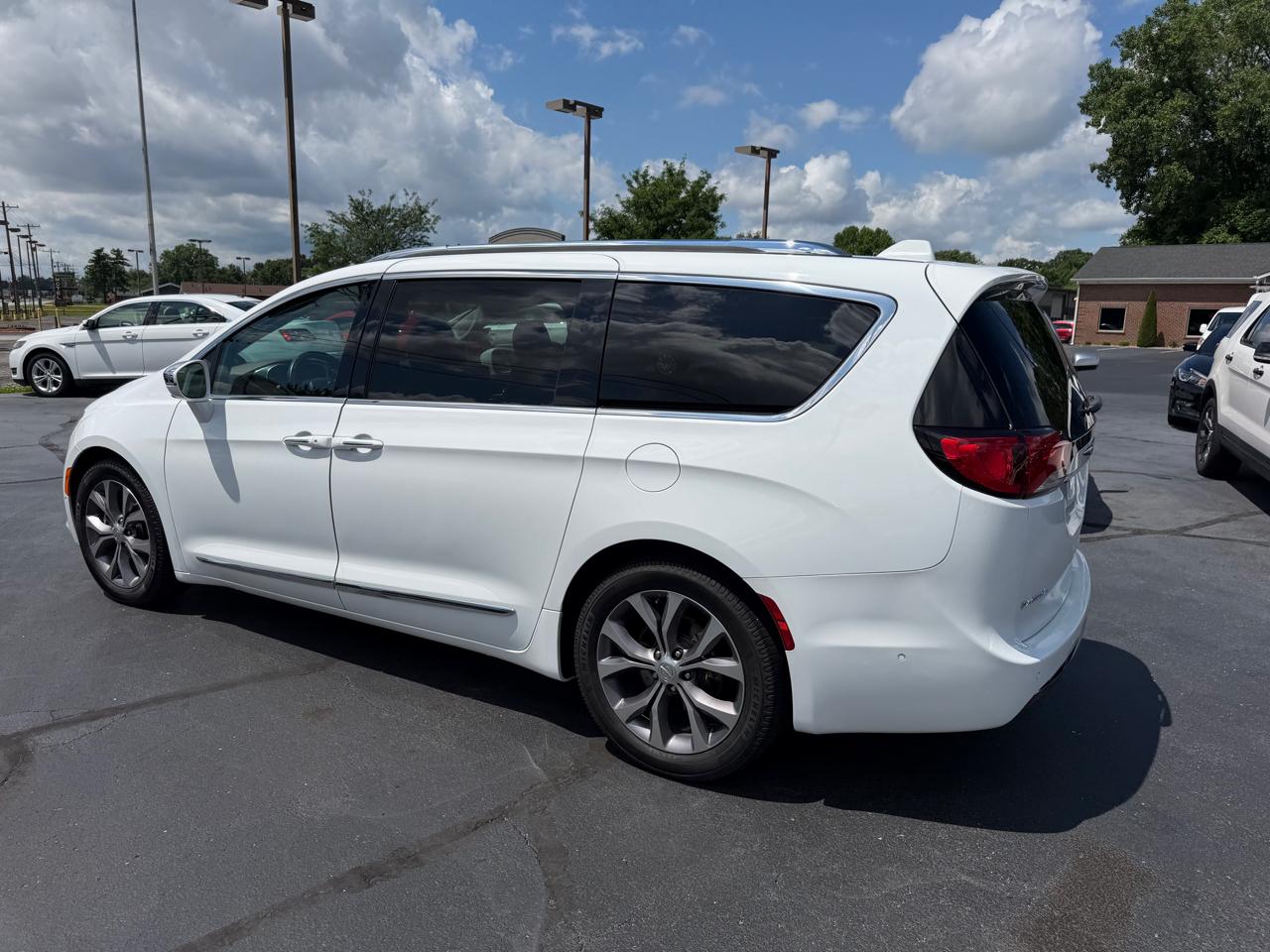 Chrysler Pacifica Limited FWD 2019