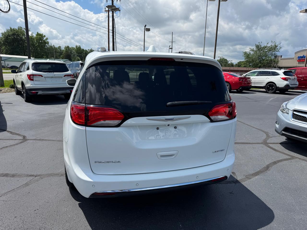 Chrysler Pacifica Limited FWD 2019