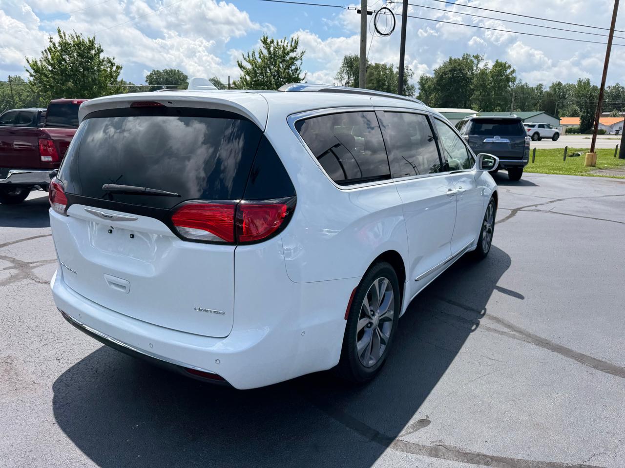 Chrysler Pacifica Limited FWD 2019