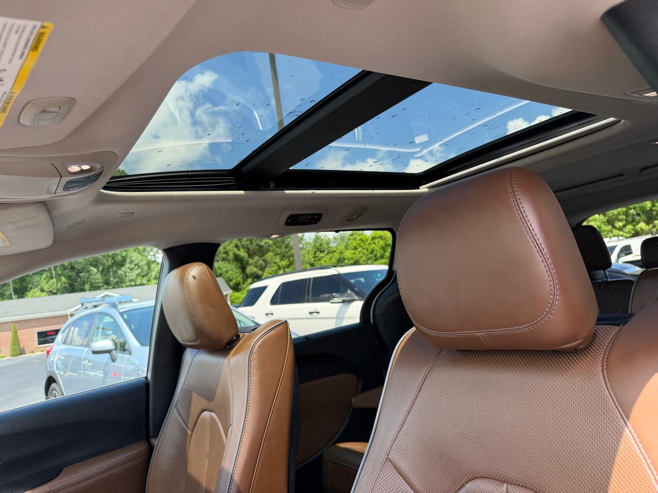 Chrysler Pacifica Limited FWD 2019