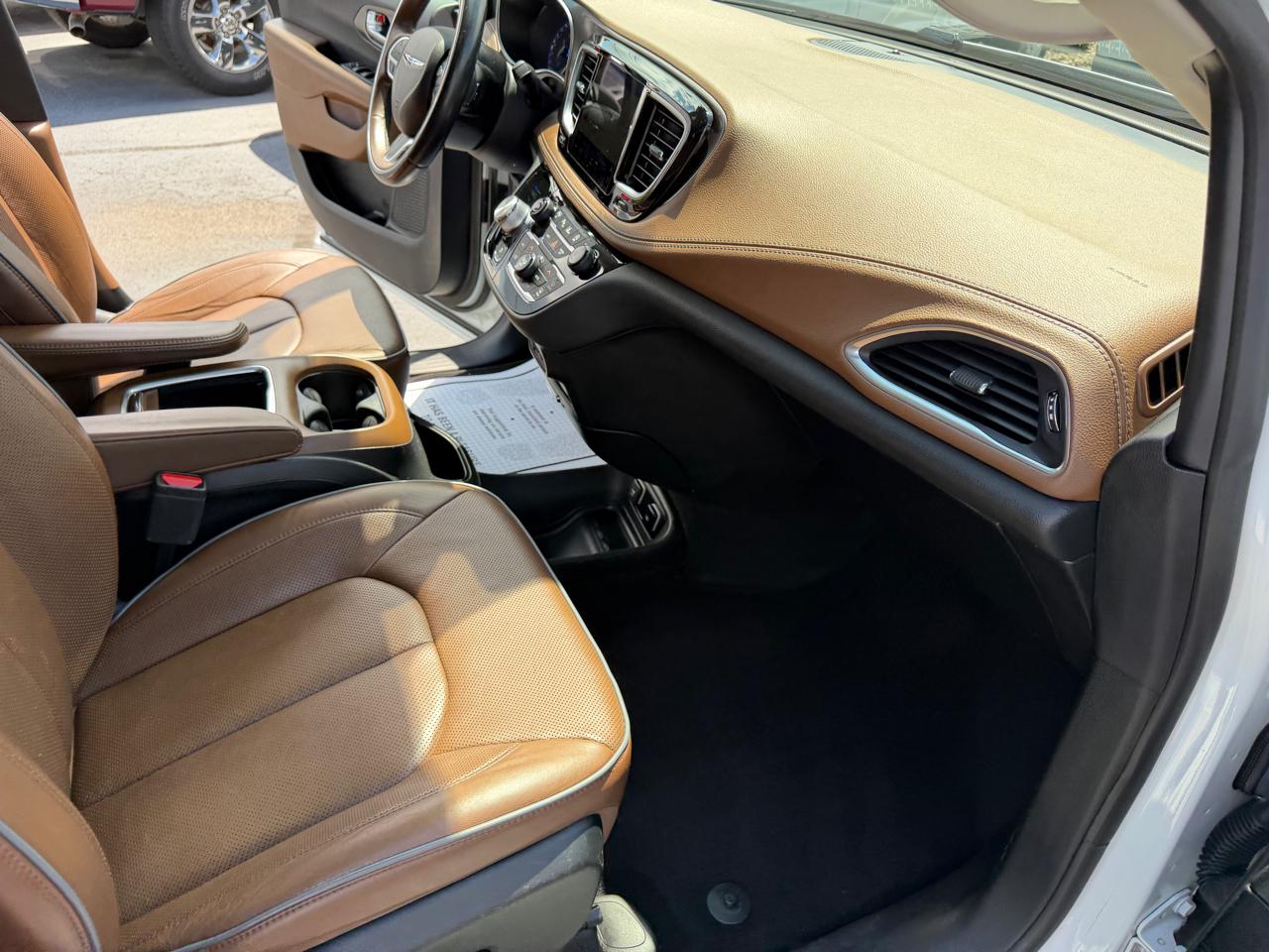 Chrysler Pacifica Limited FWD 2019