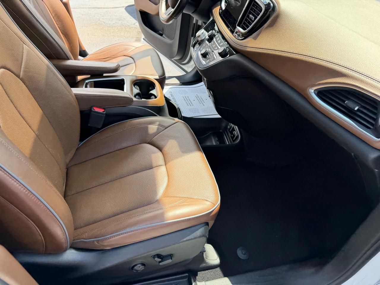 Chrysler Pacifica Limited FWD 2019
