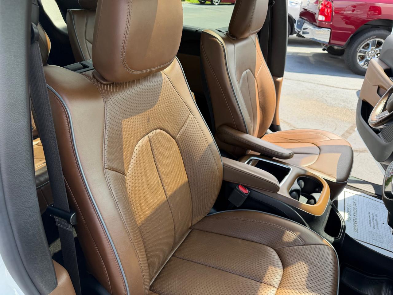 Chrysler Pacifica Limited FWD 2019