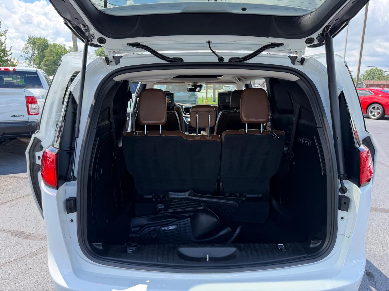 Chrysler Pacifica Limited FWD 2019