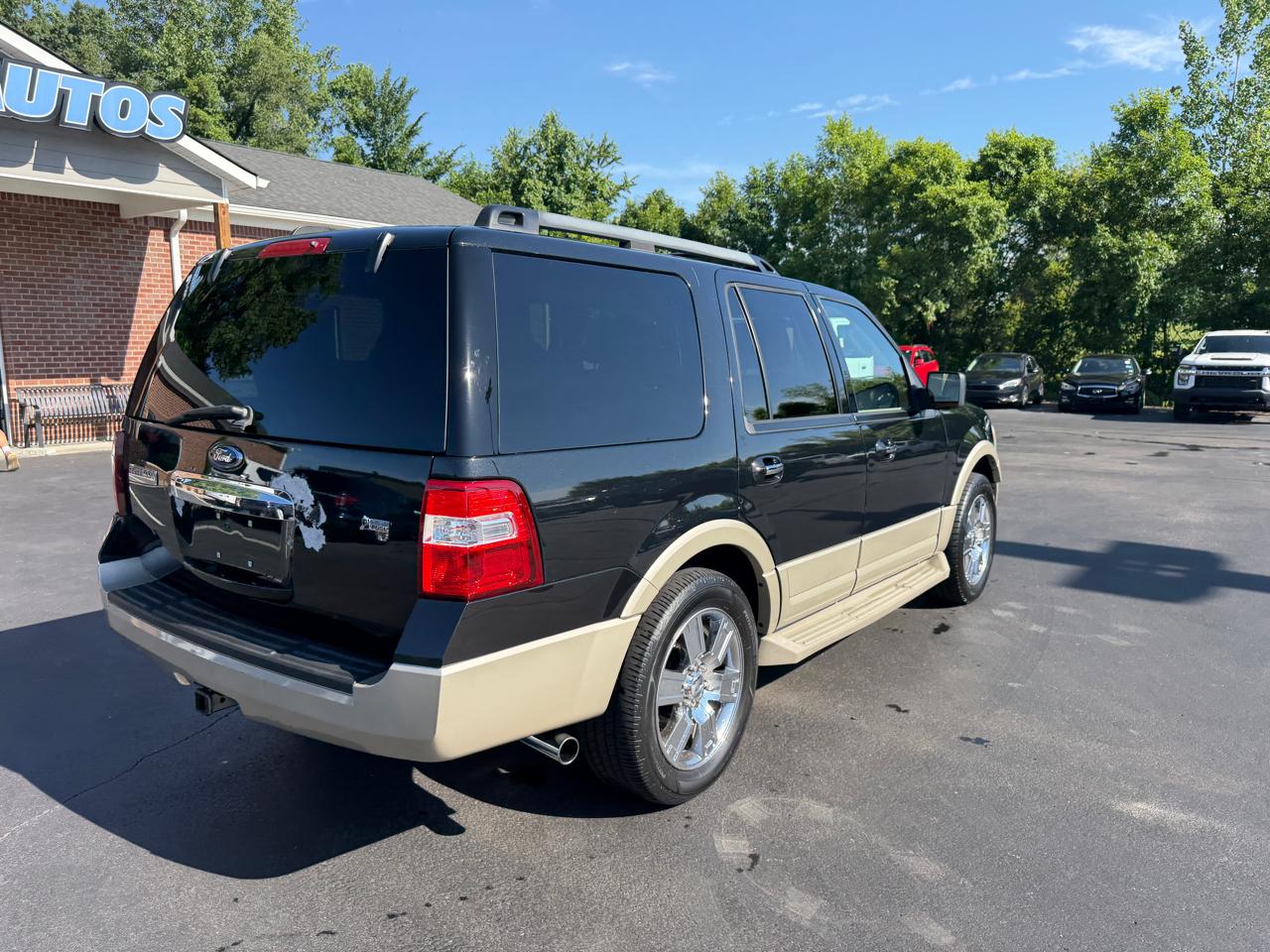 Ford Expedition 4WD 4dr Eddie Bauer 2010