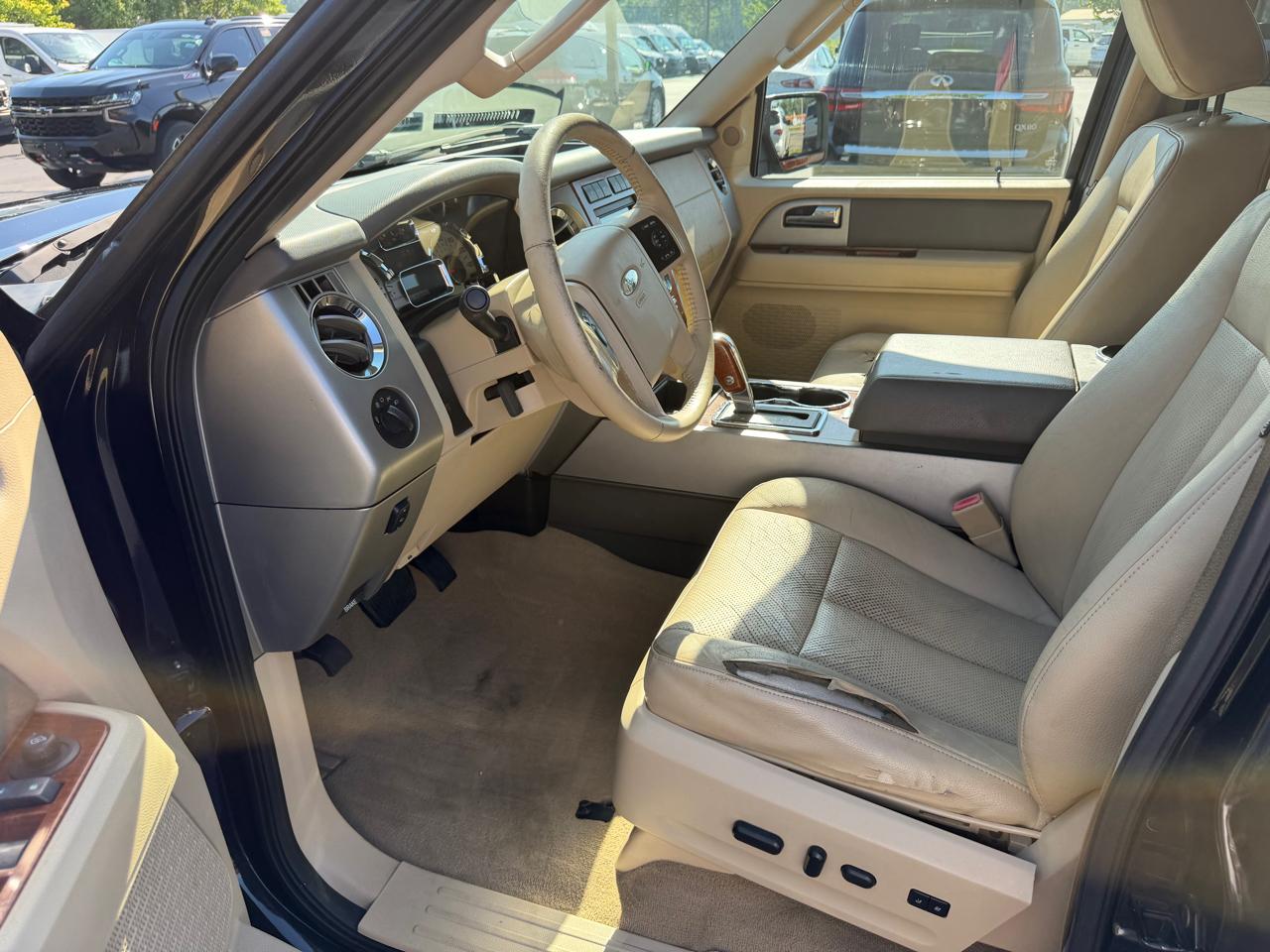Ford Expedition 4WD 4dr Eddie Bauer 2010