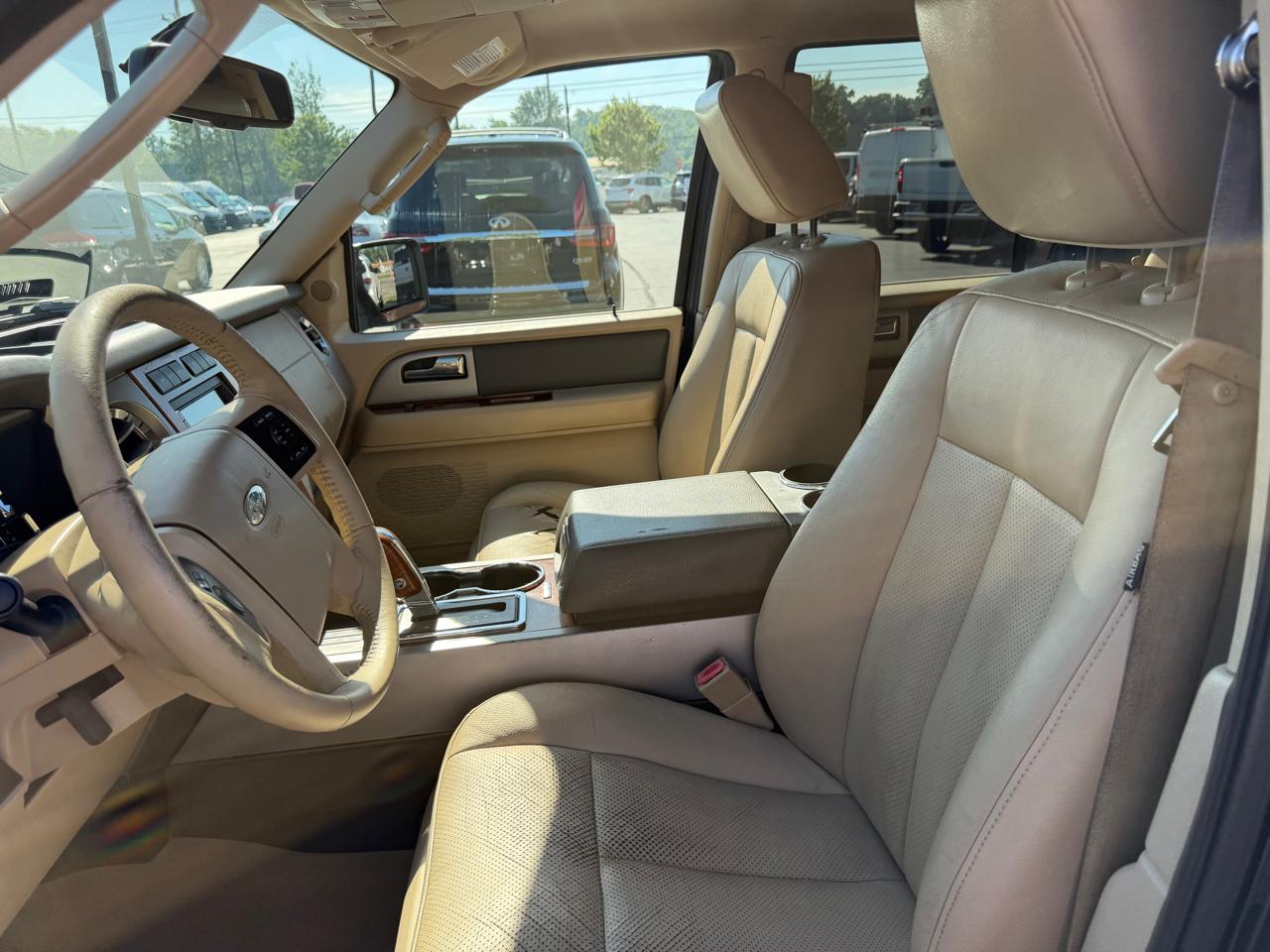 Ford Expedition 4WD 4dr Eddie Bauer 2010