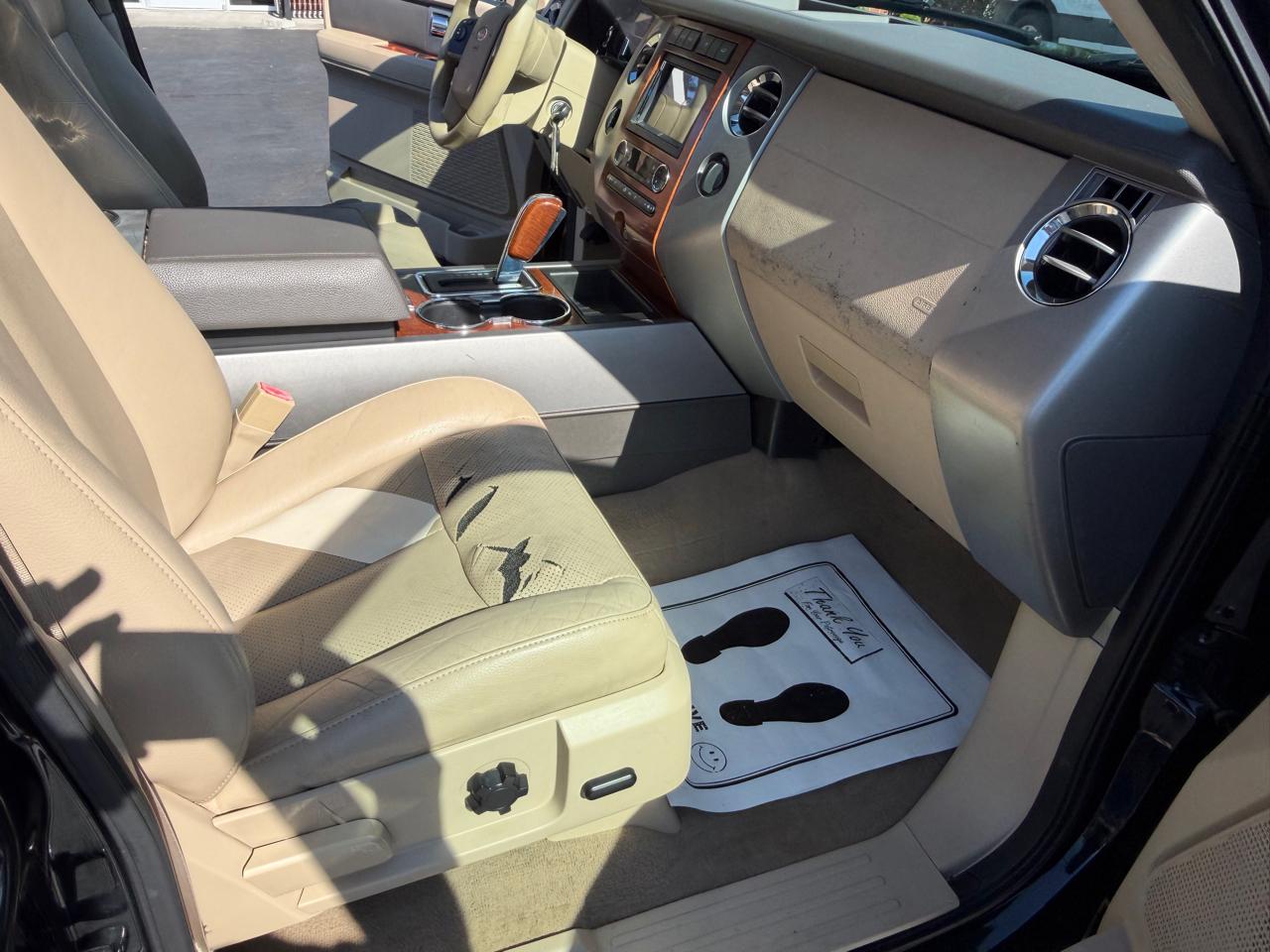 Ford Expedition 4WD 4dr Eddie Bauer 2010