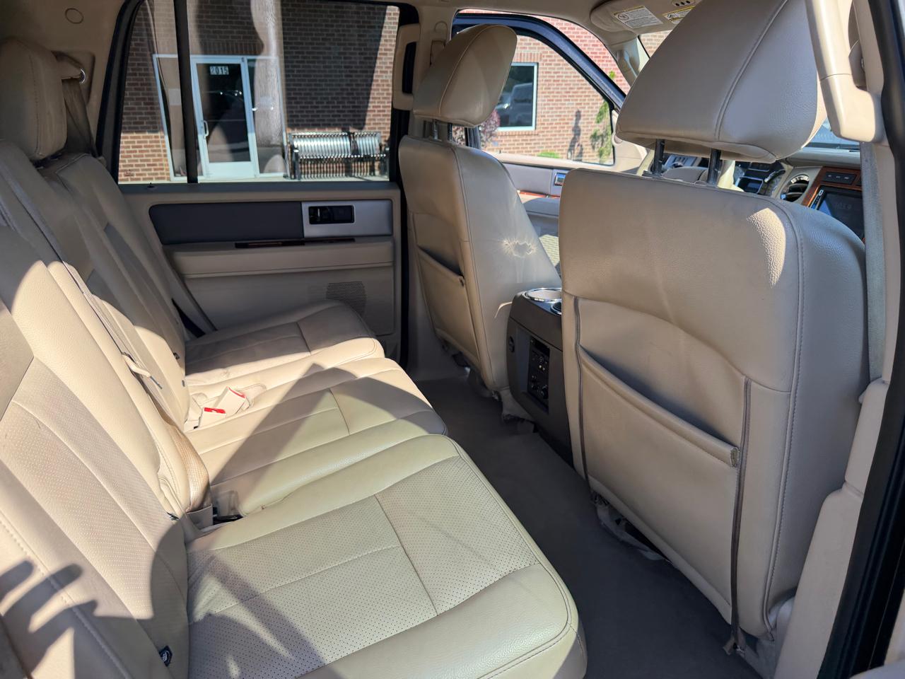 Ford Expedition 4WD 4dr Eddie Bauer 2010