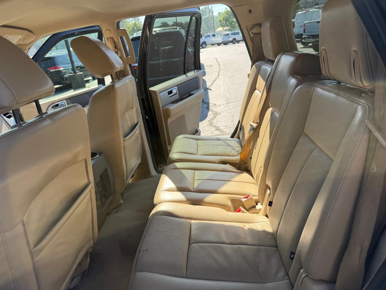 Ford Expedition 4WD 4dr Eddie Bauer 2010