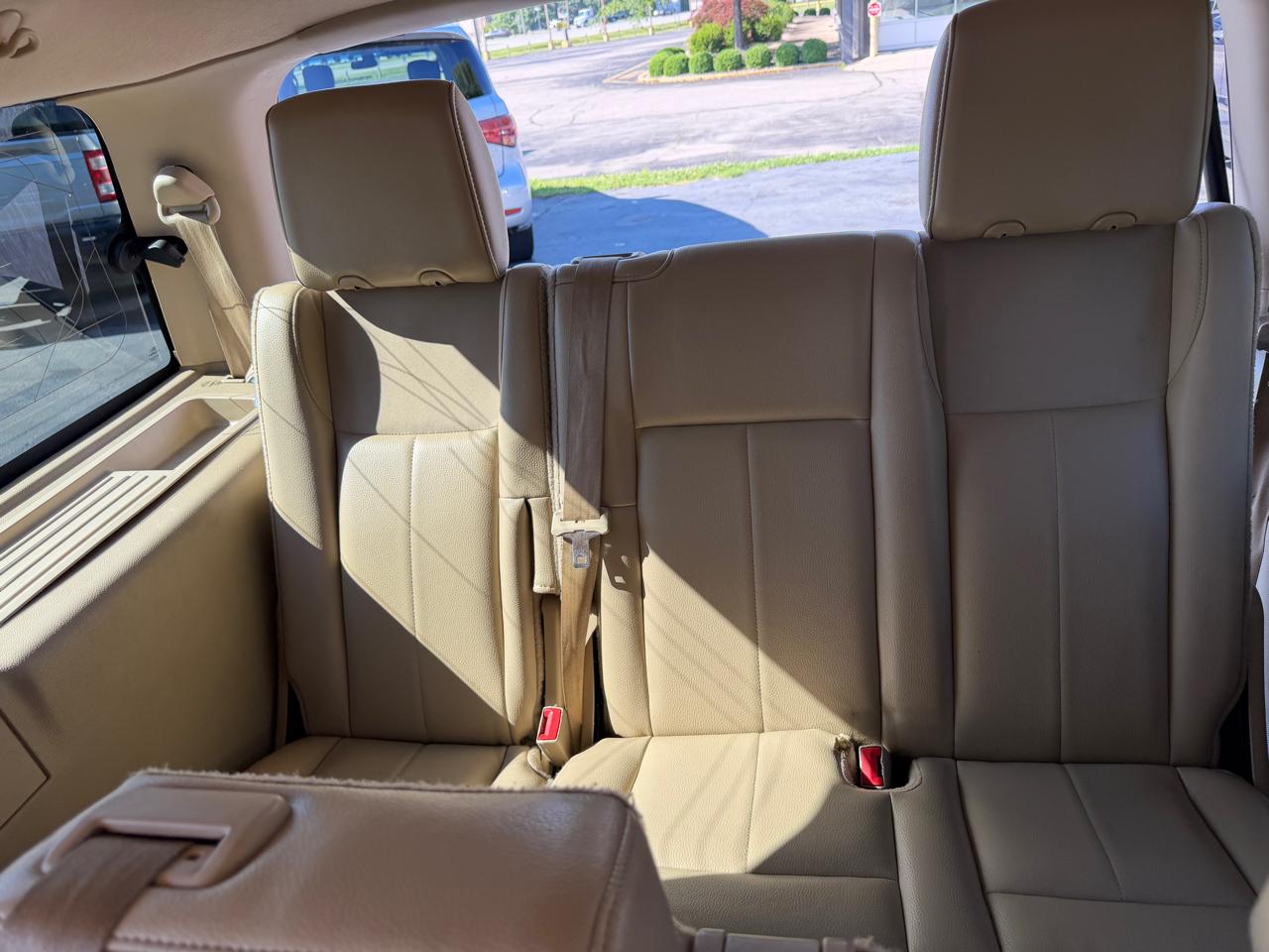 Ford Expedition 4WD 4dr Eddie Bauer 2010
