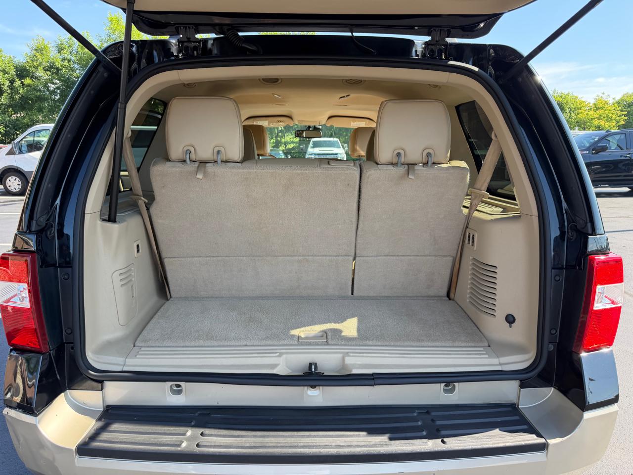 Ford Expedition 4WD 4dr Eddie Bauer 2010