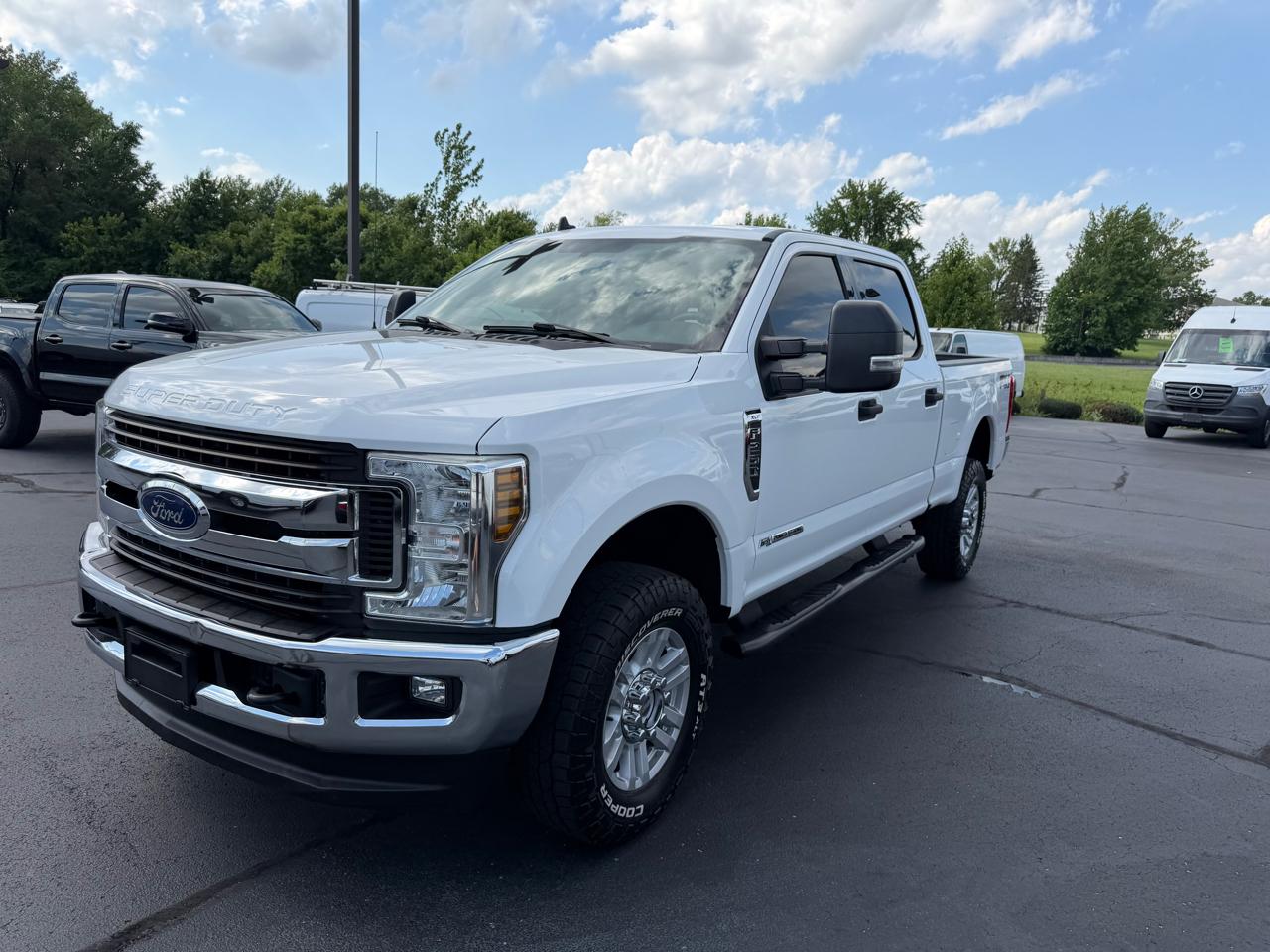 Ford Super Duty F-250 SRW XLT 4WD Crew Cab 8' Box 2019