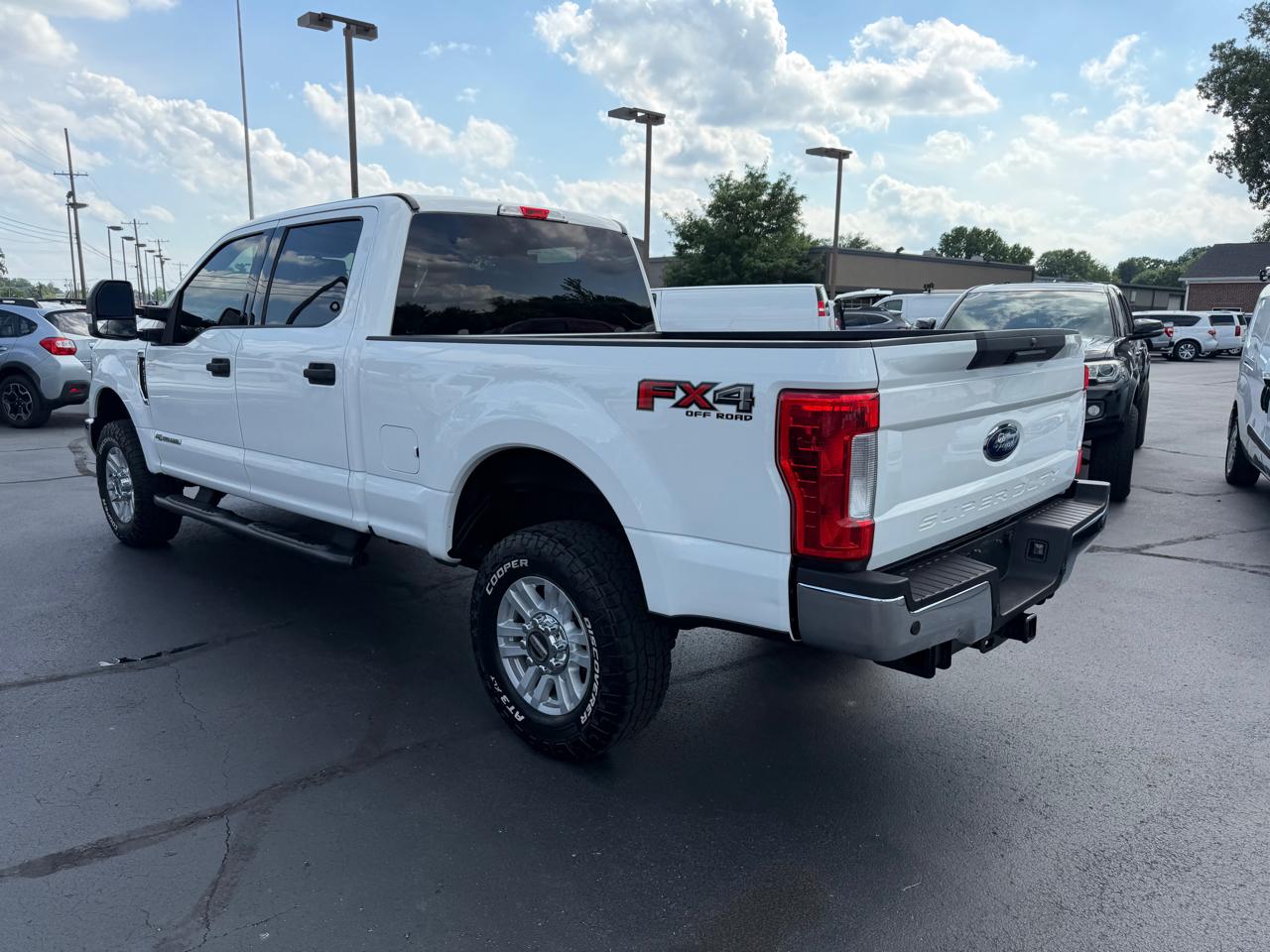 Ford Super Duty F-250 SRW XLT 4WD Crew Cab 8' Box 2019