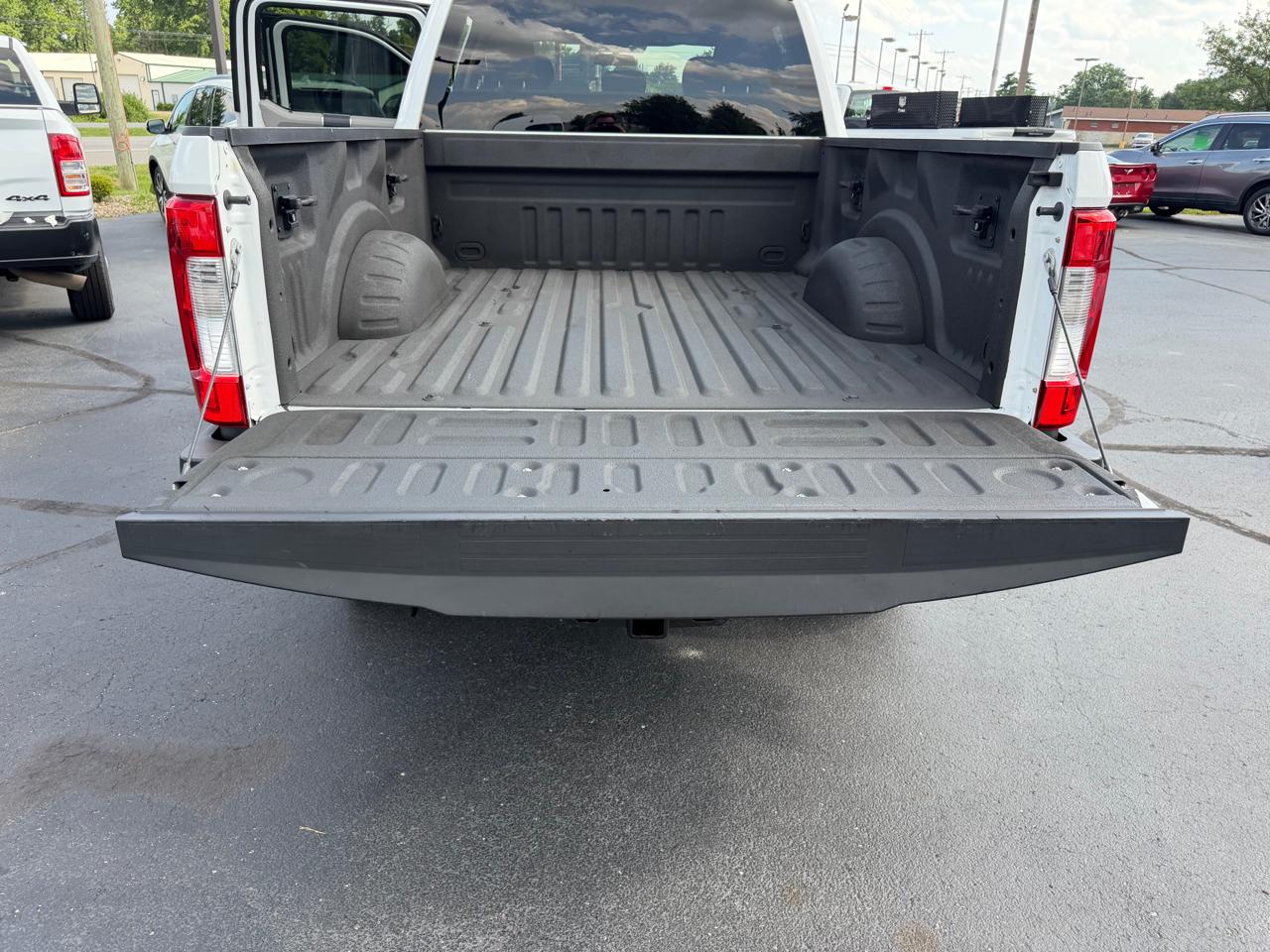 Ford Super Duty F-250 SRW XLT 4WD Crew Cab 8' Box 2019