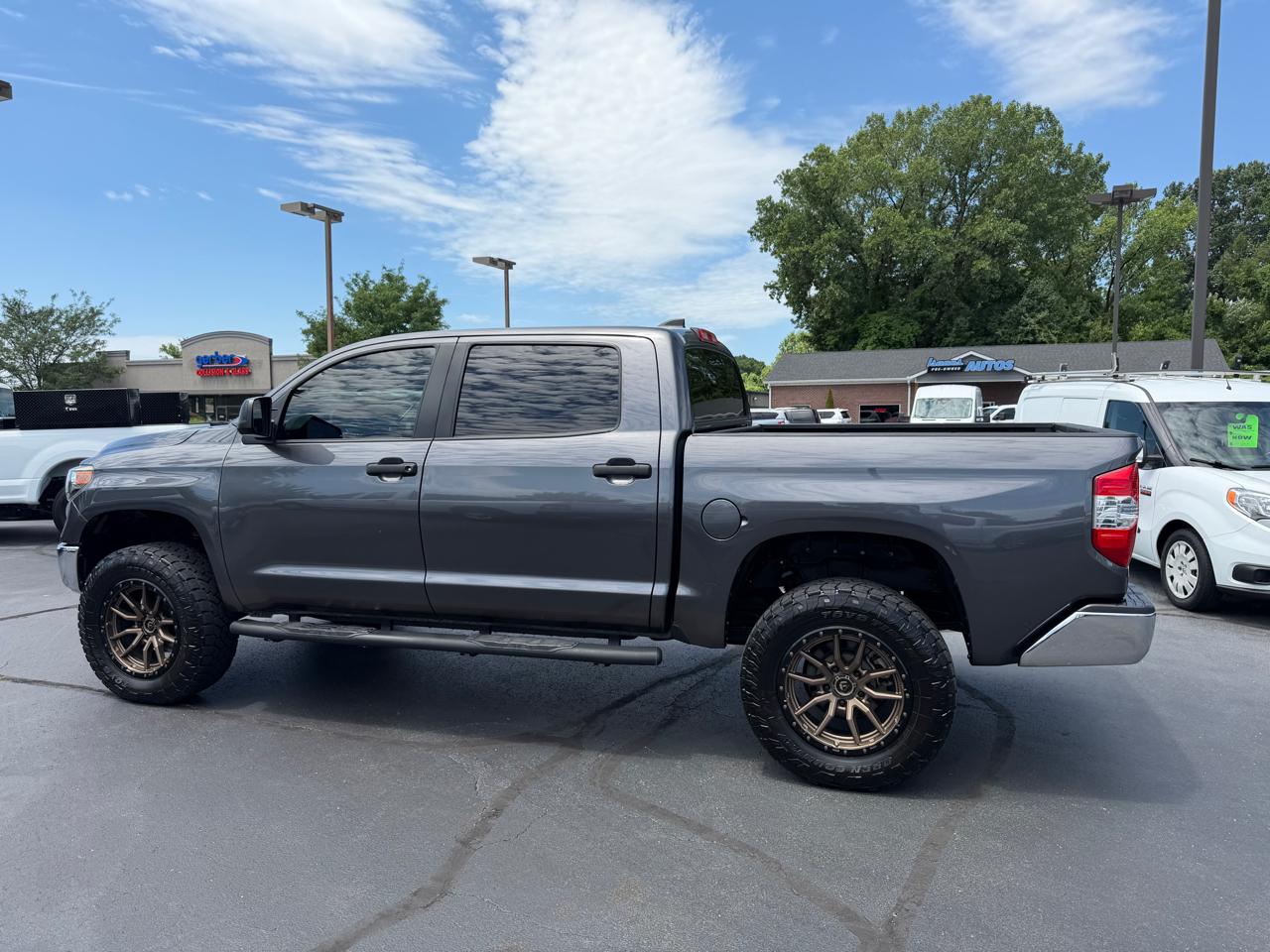 Toyota Tundra 4WD  2021