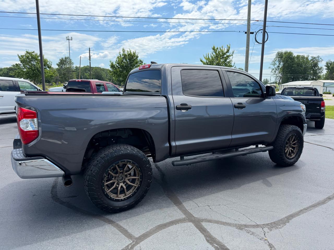 Toyota Tundra 4WD  2021