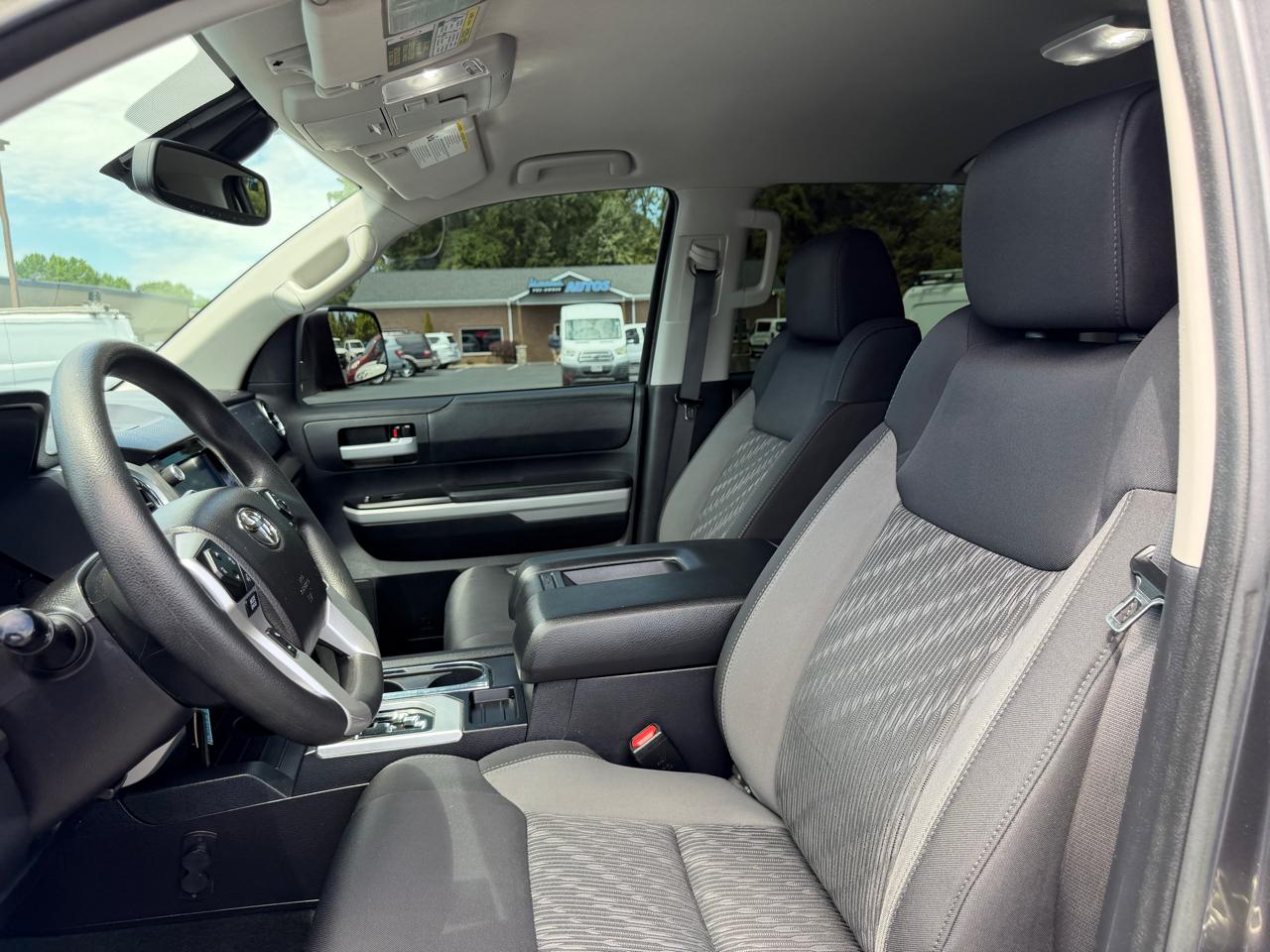 Toyota Tundra 4WD  2021