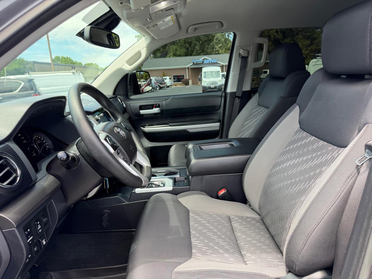 Toyota Tundra 4WD  2021