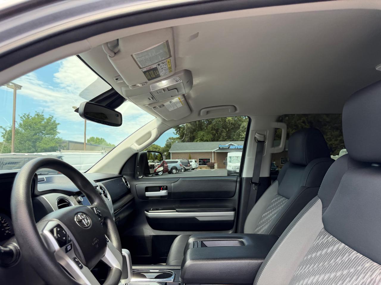 Toyota Tundra 4WD  2021