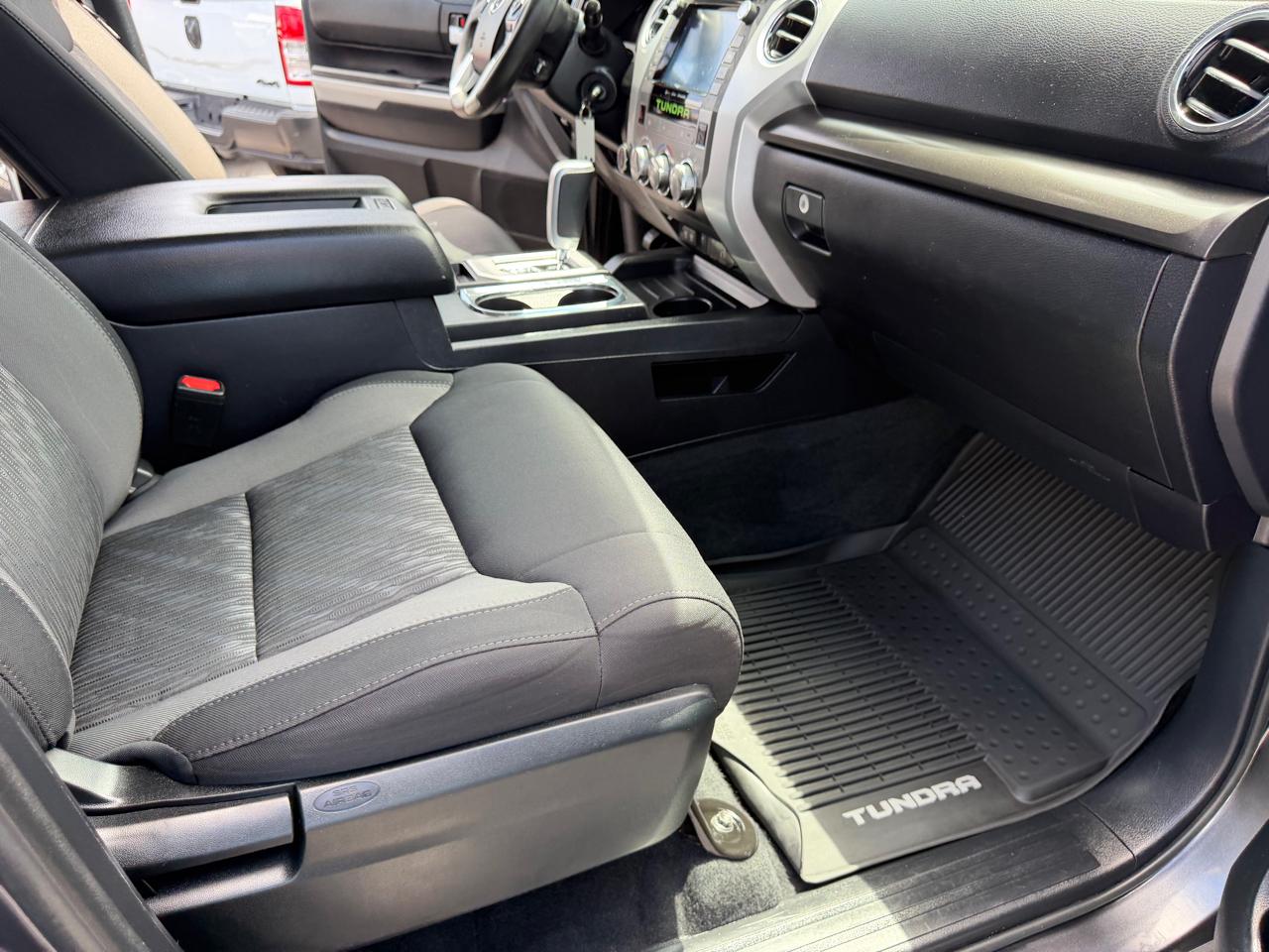 Toyota Tundra 4WD  2021