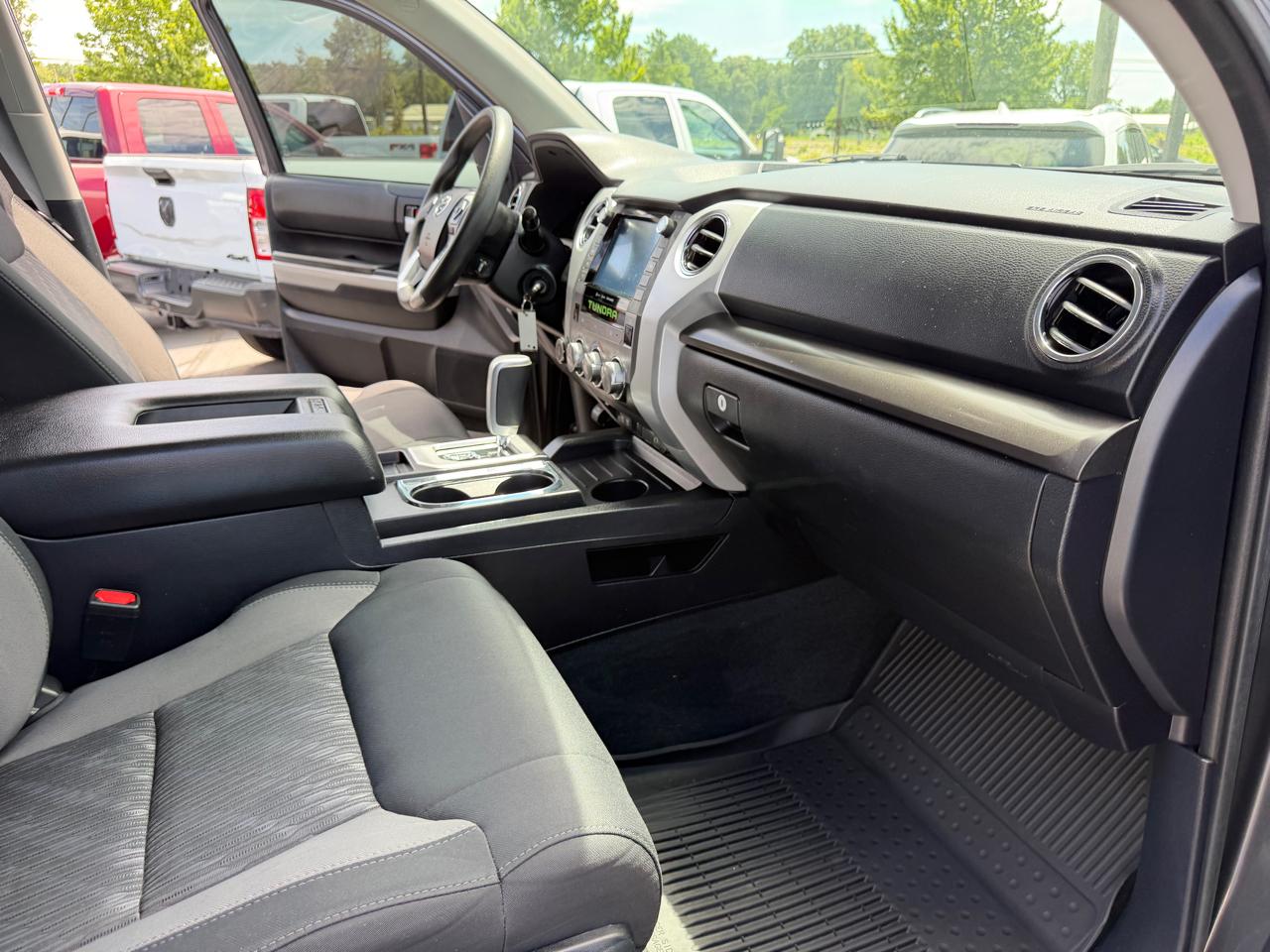 Toyota Tundra 4WD  2021
